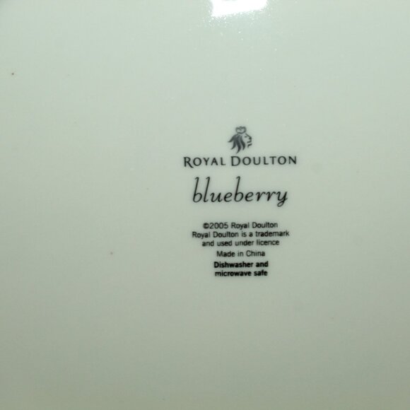 Set of 4 Royal Doulton blueberry 10.25" Dinner Plates - Picture 3 of 4